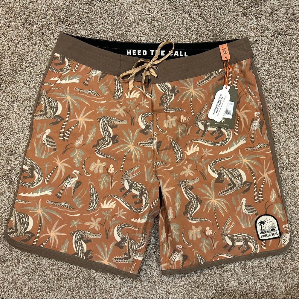 NWT Howler Brothers Bruja Stretch Boardshort, Men's - Lazy Gators/Adobe, Size 36